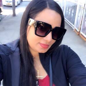 Meet your Posher, Aris